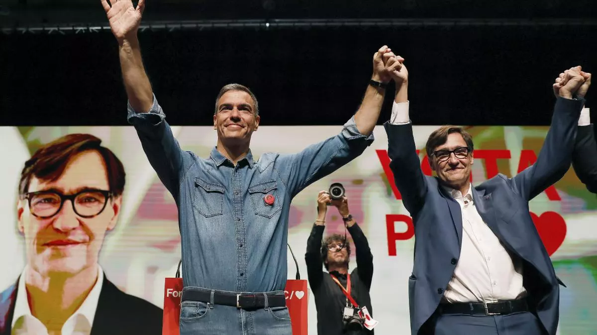 Pedro Sánchez y Salvador Illa.