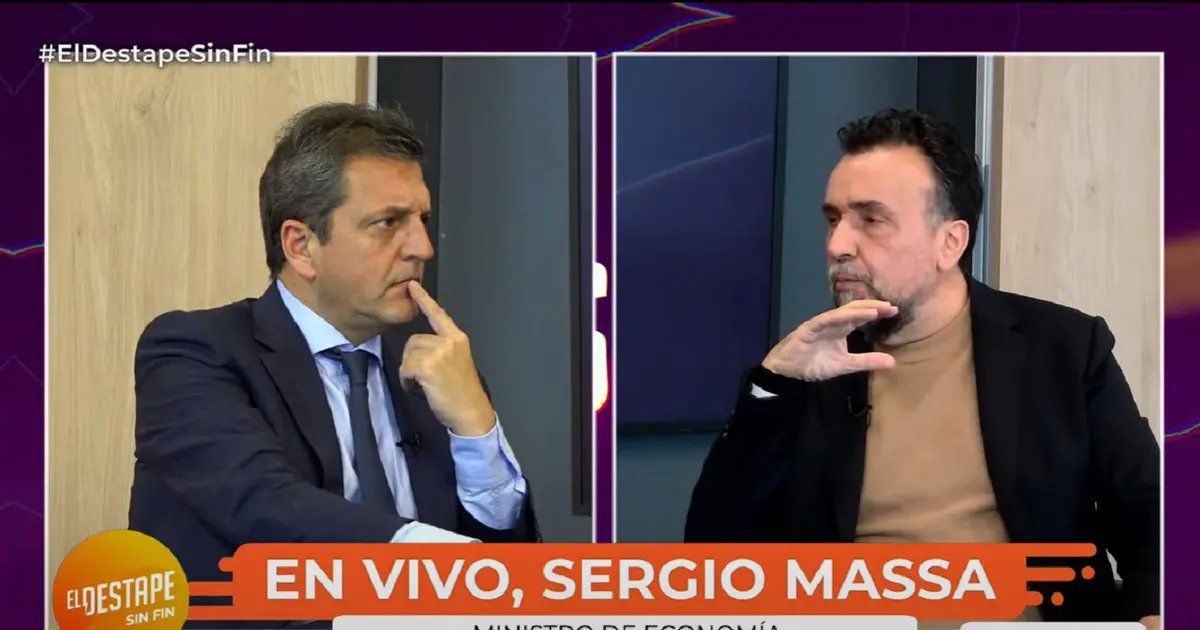 Vía ENACOM, Sergio Massa favoreció a Navarro y Clarín queda aislado.&nbsp;