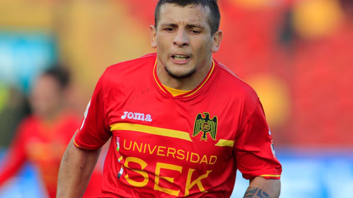 Emiliano Vecchio quedó envuelto en un verdadero escándalo en Chile tras ser acusado de no pagar su alquiler por meses y acumula una deuda millonaria. Emiliano Vecchio quedó envuelto en un verdadero escándalo en Chile tras ser acusado de no pagar su alquiler por meses y acumula una deuda millonaria.