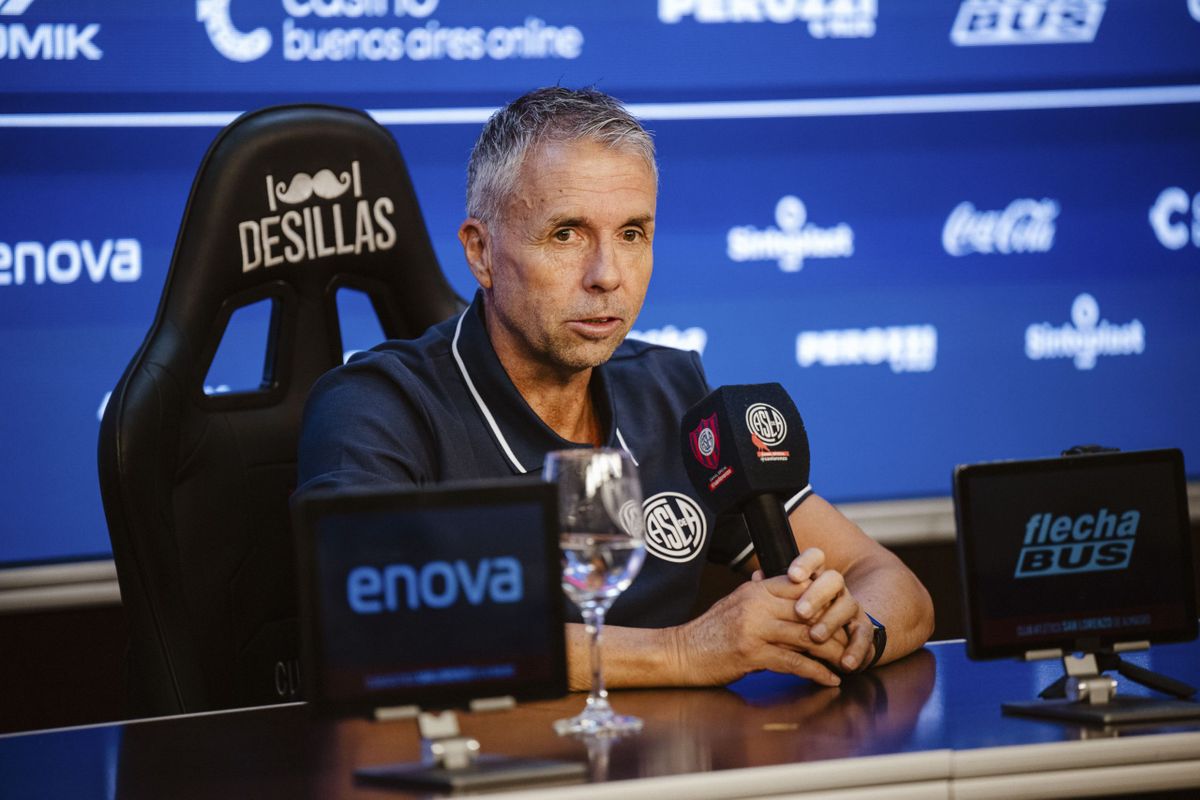 Gustavo Álvarez, DT del equipo azulgrana Gustavo Álvarez, DT del equipo azulgrana