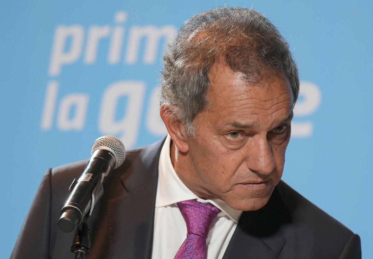 Daniel Scioli, Secretario de Turismo, Ambiente y Deportes. Daniel Scioli, Secretario de Turismo, Ambiente y Deportes.