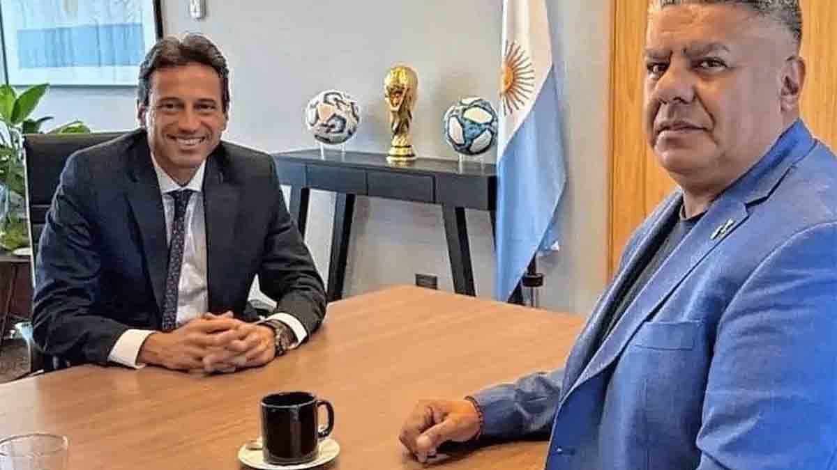 Claudio Tapia, presidente de la AFA, habilitó a Marcelo Moretti a retomar la presidencia de San Lorenzo luego de mantener su licencia por cuestiones judiciales. Claudio Tapia, presidente de la AFA, habilitó a Marcelo Moretti a retomar la presidencia de San Lorenzo luego de mantener su licencia por cuestiones judiciales.