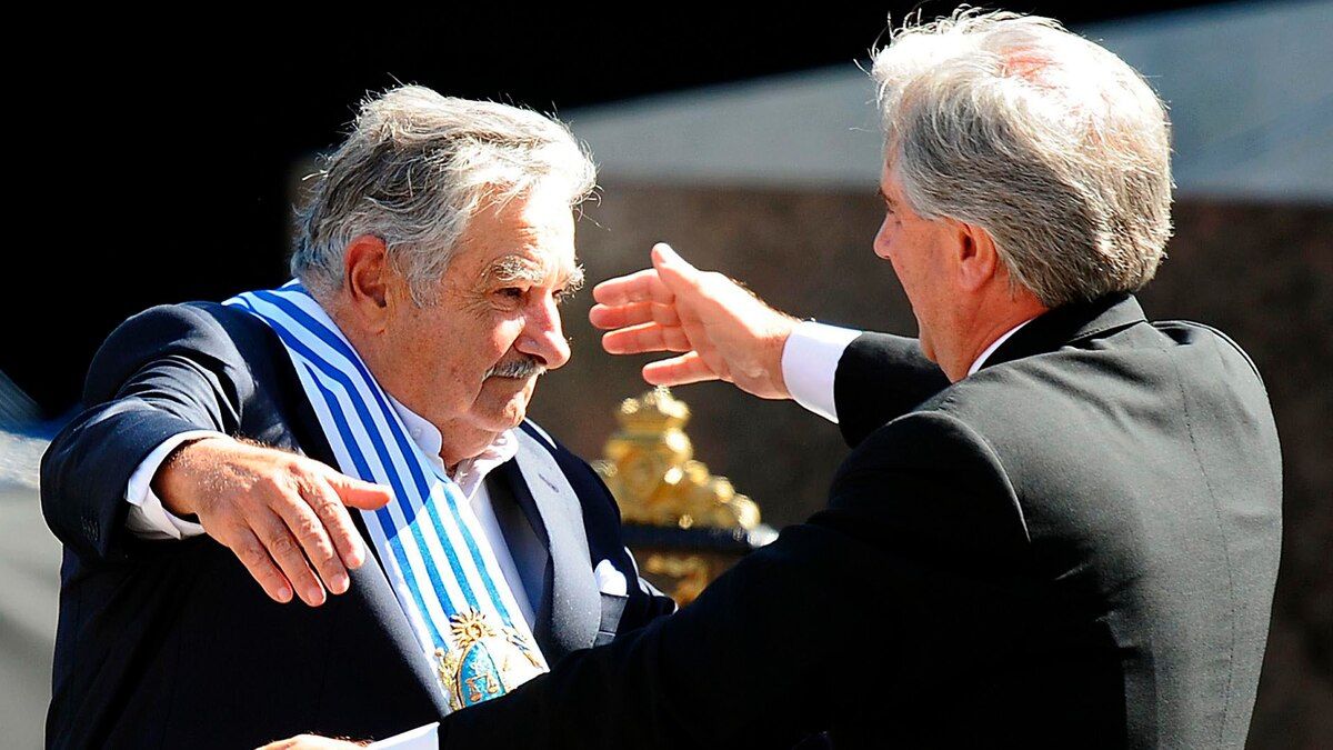 Tabaré Vázquez y José Mujica no tuvieron encuentros con Jeffrey Esptein, según una información que fue desmentida por la prensa uruguaya. Tabaré Vázquez y José Mujica no tuvieron encuentros con Jeffrey Esptein, según una información que fue desmentida por la prensa uruguaya.