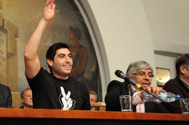 Facundo Moyano junto a su padre, Hugo. (Foto de archivo).