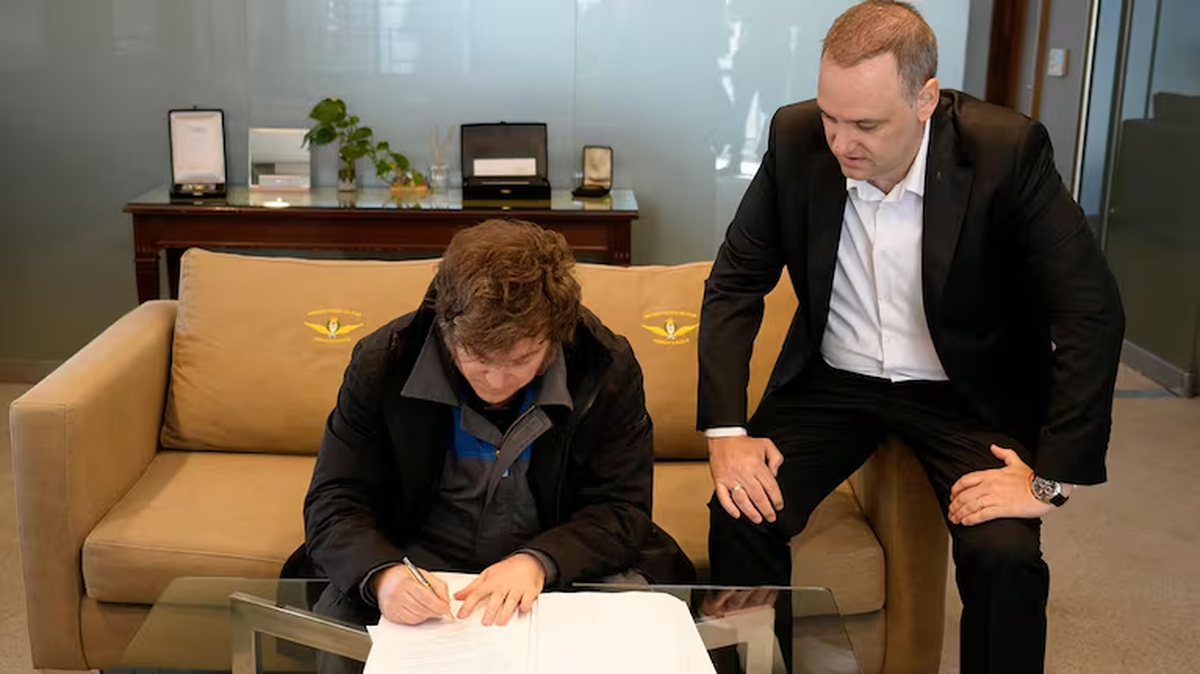 javier Milei aún tiene que promulgar y reglamentar la Reforma Laboral, lo que será clave para dar paso a los planteos judiciales de los sindicatos que se oponen a la norma. javier Milei aún tiene que promulgar y reglamentar la Reforma Laboral, lo que será clave para dar paso a los planteos judiciales de los sindicatos que se oponen a la norma.