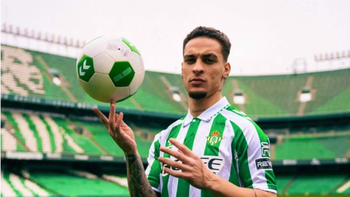 Delantero Antony en Real Betis. Delantero Antony en Real Betis.