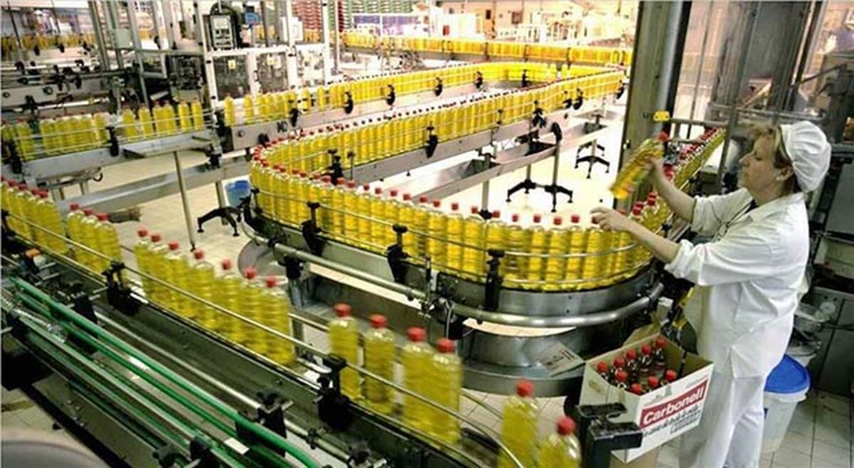 "El compromiso asumido en la paritaria del año pasado indicaba que entre el 27 de abril y el 2 de mayo de este año analizaríamos la evolución de las variables económicas del país y su impacto en el salario para negociar los aumentos necesarios", señalaron. "El compromiso asumido en la paritaria del año pasado indicaba que entre el 27 de abril y el 2 de mayo de este año analizaríamos la evolución de las variables económicas del país y su impacto en el salario para negociar los aumentos necesarios", señalaron. 