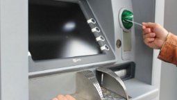 altText(Prorrogan hasta abril la suspensión del cobro de comisiones en cajeros automáticos)}
