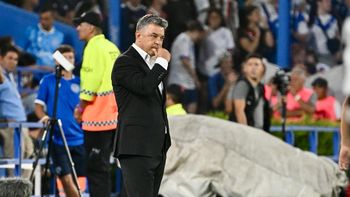 El gesto abatido de Gallardo tras el fácil y tempranero gol de Vélez a River