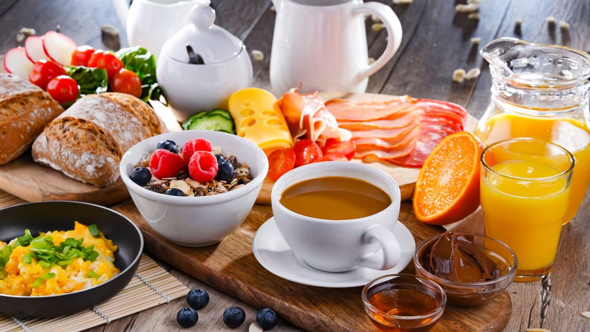 Un buen desayuno hará que tu salud sea mucho mejor. Un buen desayuno hará que tu salud sea mucho mejor.