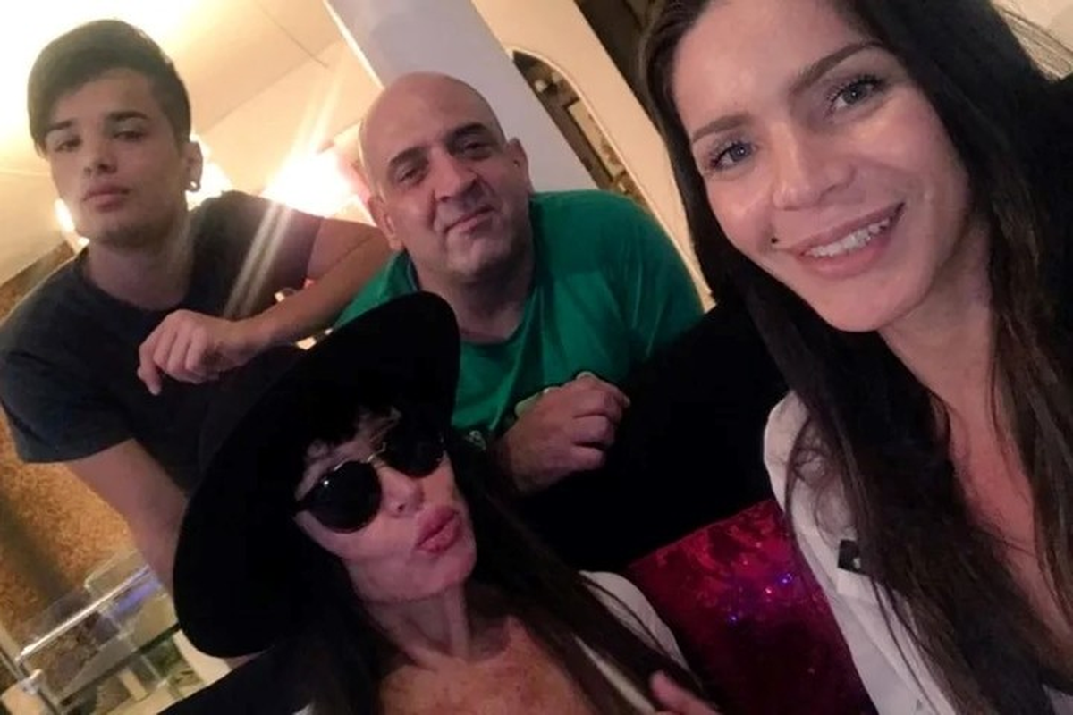 Coco Shedden acompañó a Moria Casán durante más de dos décadas, pero los problemas judiciales y las adicciones los distanciaron hasta que la serie biográfica propició un acercamiento. Foto: Instagram Coco Shedden acompañó a Moria Casán durante más de dos décadas, pero los problemas judiciales y las adicciones los distanciaron hasta que la serie biográfica propició un acercamiento. Foto: Instagram
