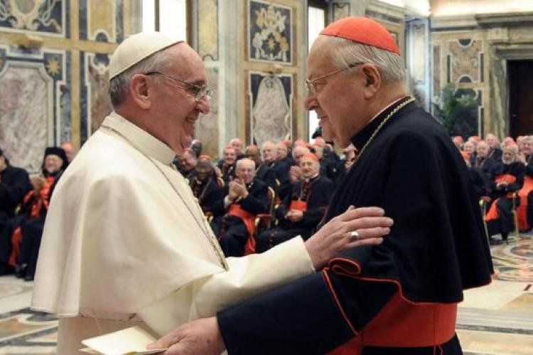 El papa Bergoglio y el cardenal Angelo Sodano.