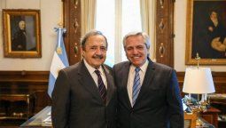 altText(Alberto Fernández recibió a Ricardo Alfonsín para blindarlo ante las críticas de los radicales)}