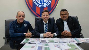 SanLorenzo todavía sufre una dura crisis política y económica pero su presidente,Marcelo Moretti, presentó un proyecto en La Pampa para “cazar talentos”. SanLorenzo todavía sufre una dura crisis política y económica pero su presidente,Marcelo Moretti, presentó un proyecto en La Pampa para “cazar talentos”.