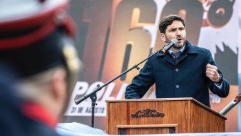 Maximiliano Pullaro no para de recibir críticas de los gremios a su proyecto de ley de reforma jubilatoria de Santa Fe, que ya tienen los senadores. Maximiliano Pullaro no para de recibir críticas de los gremios a su proyecto de ley de reforma jubilatoria de Santa Fe, que ya tienen los senadores.