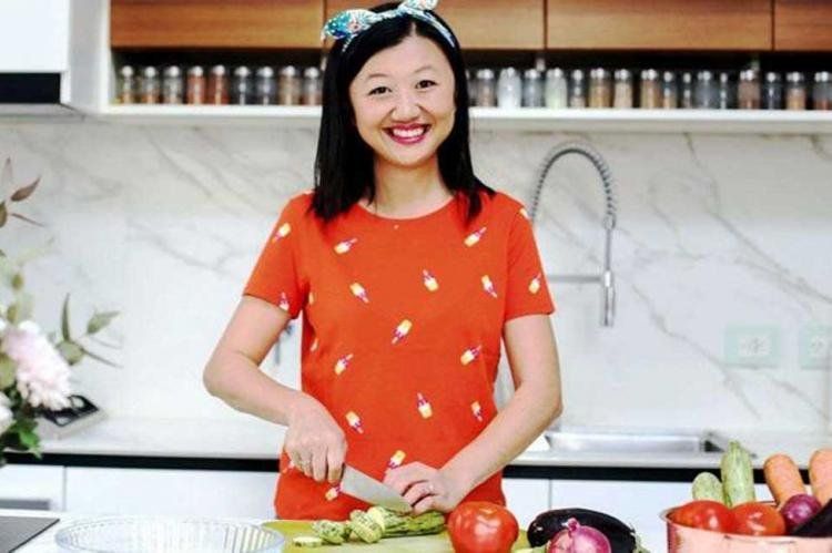 La cheff Karina Gao participa del programa de Flor Peña. Hace una semana que tiene covid y su salud no mejora.