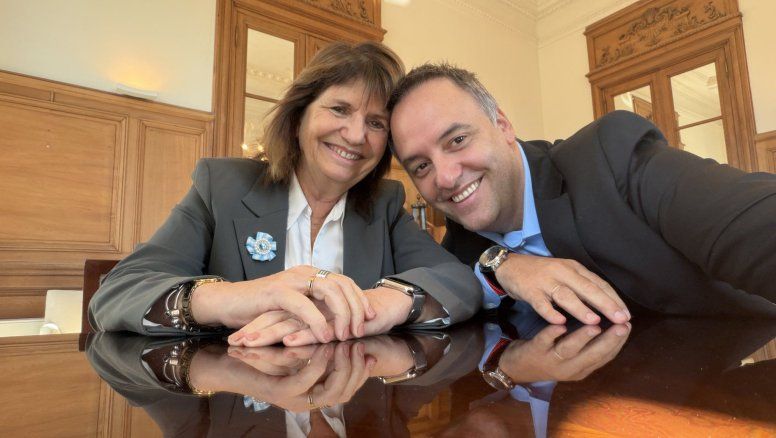 Bullrich intimó a Adorni: