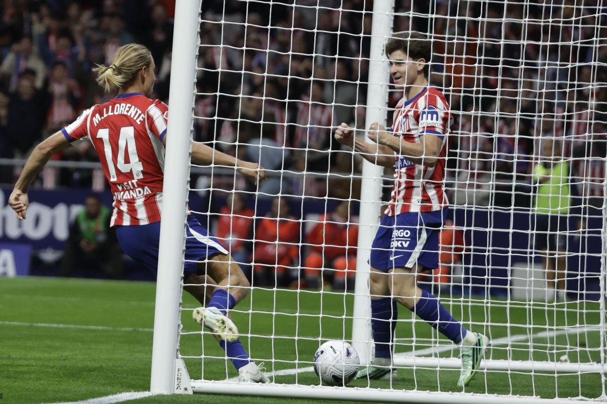 Julián Álvarez celebra el gol con el que el Atlético de Madrid venció al Deportivo de La Coruña en el Metropolitano. Julián Álvarez celebra el gol con el que el Atlético de Madrid venció al Deportivo de La Coruña en el Metropolitano.