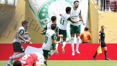 Tras gol en contra y tormenta, Palmeiras quebró al duro Al Ahly