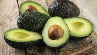 Comer aguacate a diario reduce grasa abdominal visceral