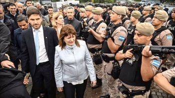 supuestos narcos, fuertemente armados, amenazaron en un video a bullrich y pullaro supuestos narcos, fuertemente armados, amenazaron en un video a bullrich y pullaro