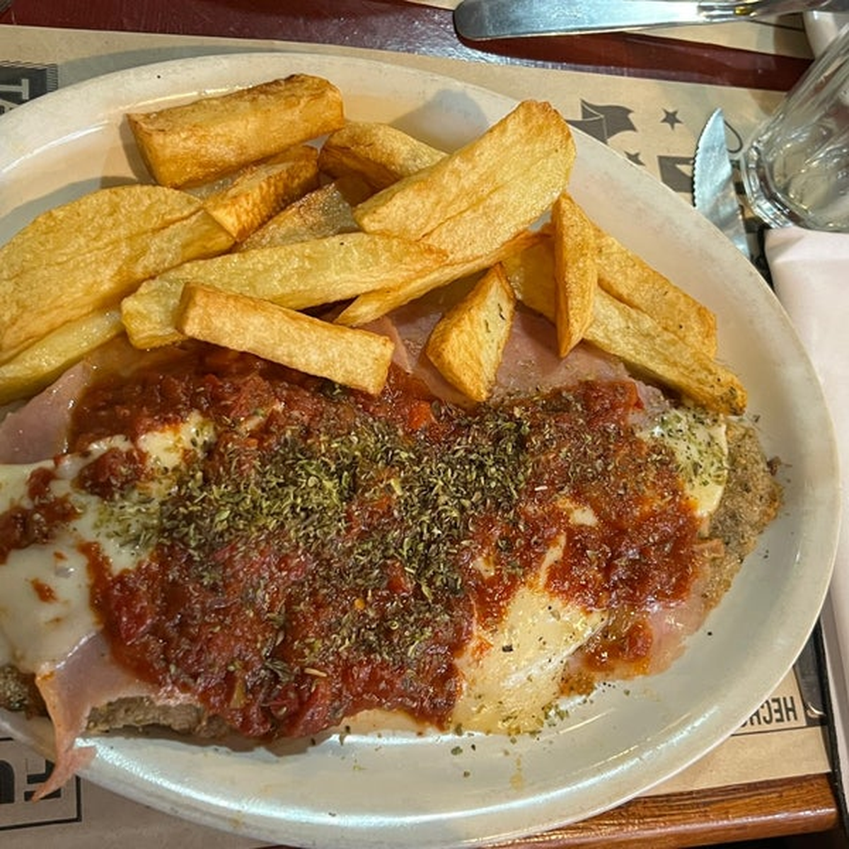 Bodegón Manuel Belgrano, una joya en el medio de Buenos Aires. (Foto: Foursquare) Bodegón Manuel Belgrano, una joya en el medio de Buenos Aires. (Foto: Foursquare)