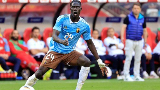 Eljugador de Bélgica, Amadou Onana, casi no juega el partido ante Kazajistán porlas Eliminatorias de la UEFA para el Mundial 2026 por falta de botines. Eljugador de Bélgica, Amadou Onana, casi no juega el partido ante Kazajistán porlas Eliminatorias de la UEFA para el Mundial 2026 por falta de botines.