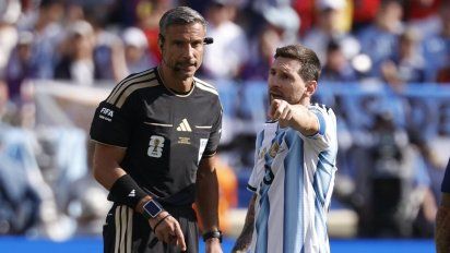 La polémica decisión de Slavko Vincic, árbitro de la final entre Argentina y España
