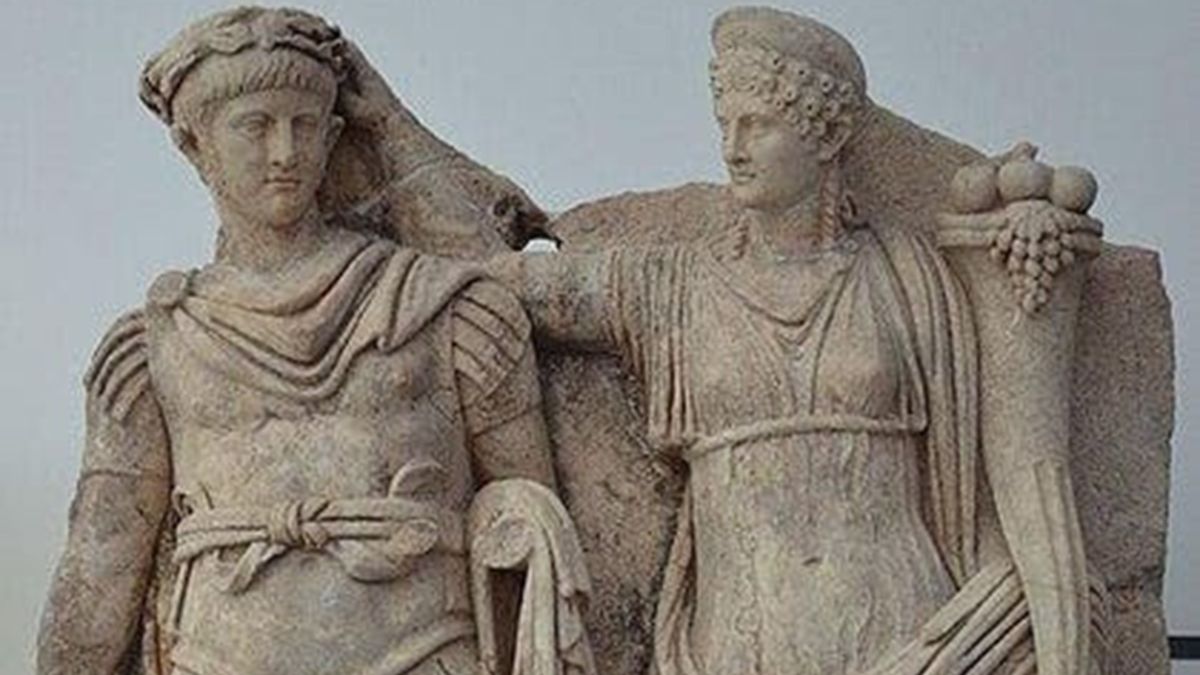 Entre los gobernantes competentes, Roma también produjo narcisistas obsesionados con la fama que trataban el tesoro imperial. Relieve del Sebasteion que representa a Nerón y su madre, Agripina la Menor. Foto: Carole Raddato. Entre los gobernantes competentes, Roma también produjo narcisistas obsesionados con la fama que trataban el tesoro imperial. Relieve del Sebasteion que representa a Nerón y su madre, Agripina la Menor. Foto: Carole Raddato.