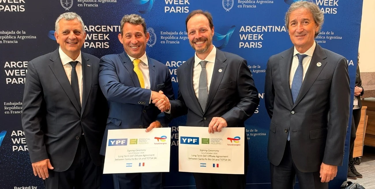 El acuerdo establece que TotalEnergies comprará de manera anticipada la totalidad de la producción de SAF destinada a la exportación, mientras que además tendrá un derecho de preferencia sobre los volúmenes que eventualmente queden disponibles. El acuerdo establece que TotalEnergies comprará de manera anticipada la totalidad de la producción de SAF destinada a la exportación, mientras que además tendrá un derecho de preferencia sobre los volúmenes que eventualmente queden disponibles. 