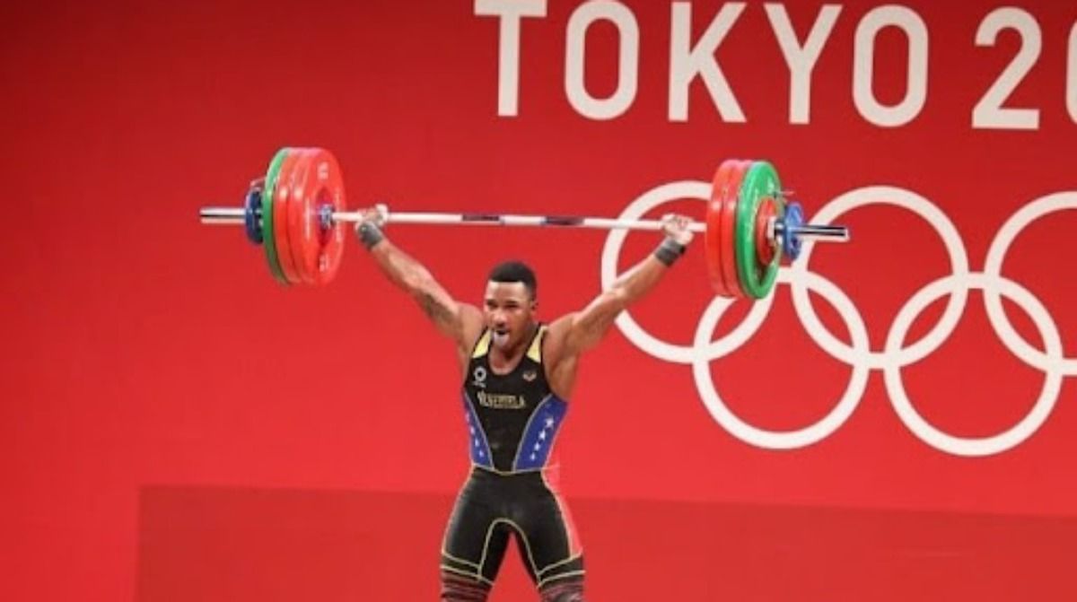 Julio Mayora levantó un total de 346 kilos en Tokio.