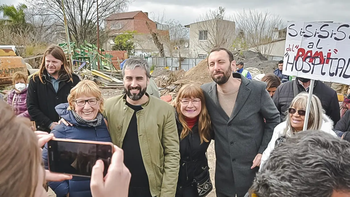 La Cámpora en centros de jubilados de Hurlingham: nada nuevo pero sí un hartazgo. Martín Rodríguez y Damián Selci. La Cámpora en centros de jubilados de Hurlingham: nada nuevo pero sí un hartazgo. Martín Rodríguez y Damián Selci.