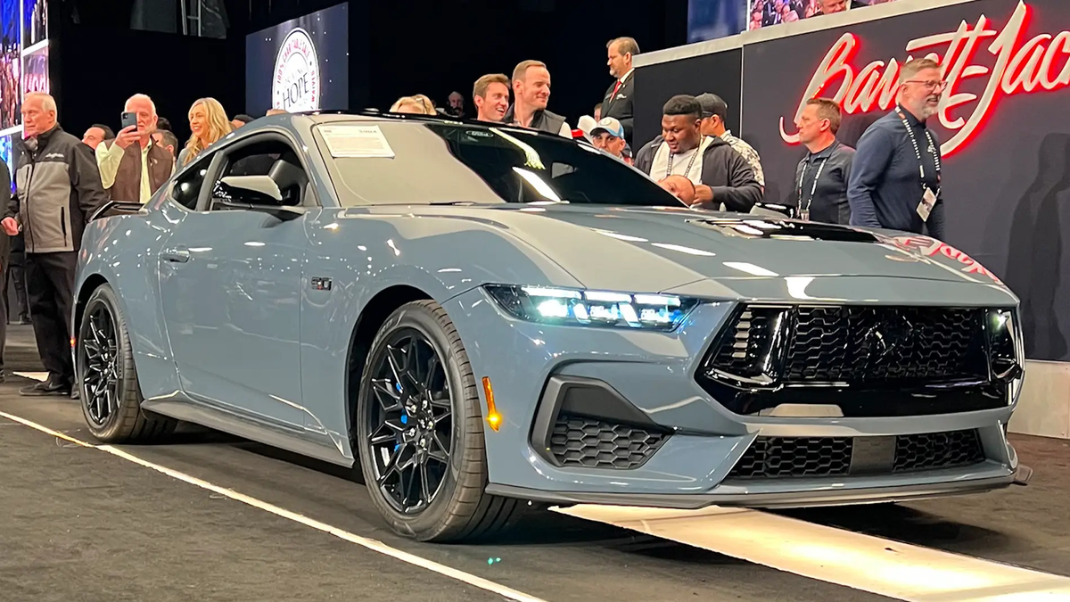 Ford Mustang 2024. Ford Mustang 2024.