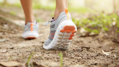Caminar de esta manera puede reducir el riesgo de problemas del ritmo cardíaco