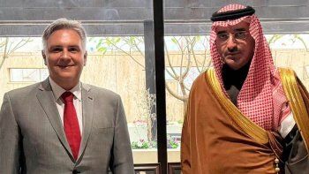 Llaryora busca dólares en Medio Oriente. Llaryora busca dólares en Medio Oriente.