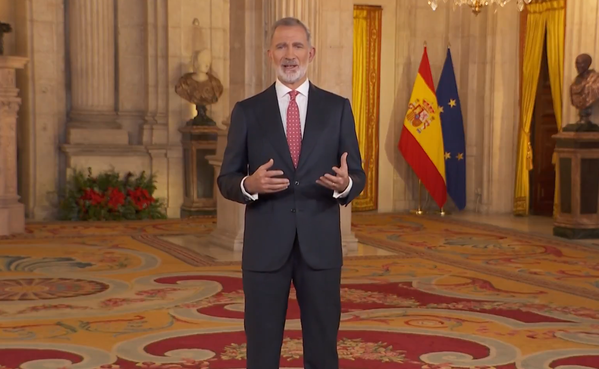 El rey Felipe VI en el mensaje de Navidad 2025, discurso tradicional que históricamente pronuncia solo como parte de la liturgia anual de la Corona. El rey Felipe VI en el mensaje de Navidad 2025, discurso tradicional que históricamente pronuncia solo como parte de la liturgia anual de la Corona.