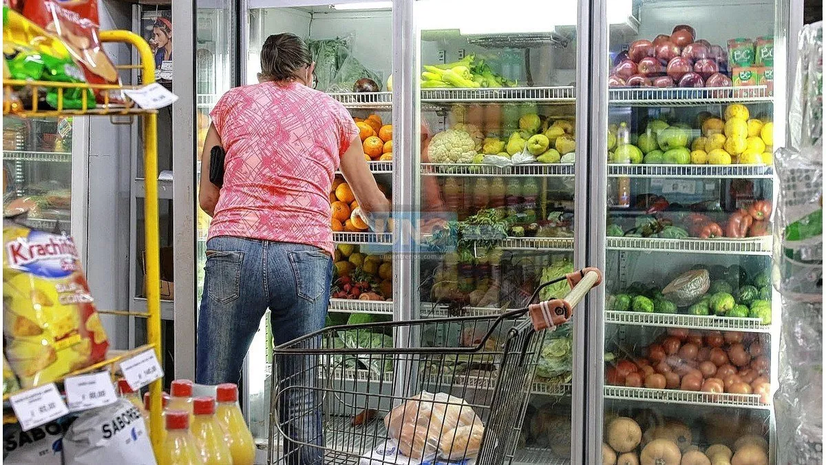 Alerta por el fuerte derrumbe del consumo en hipermercados.