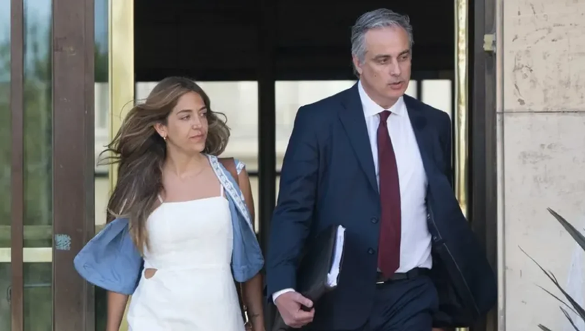 Ornella Calvete y su abogado se presentaron en tribunales Ornella Calvete y su abogado se presentaron en tribunales