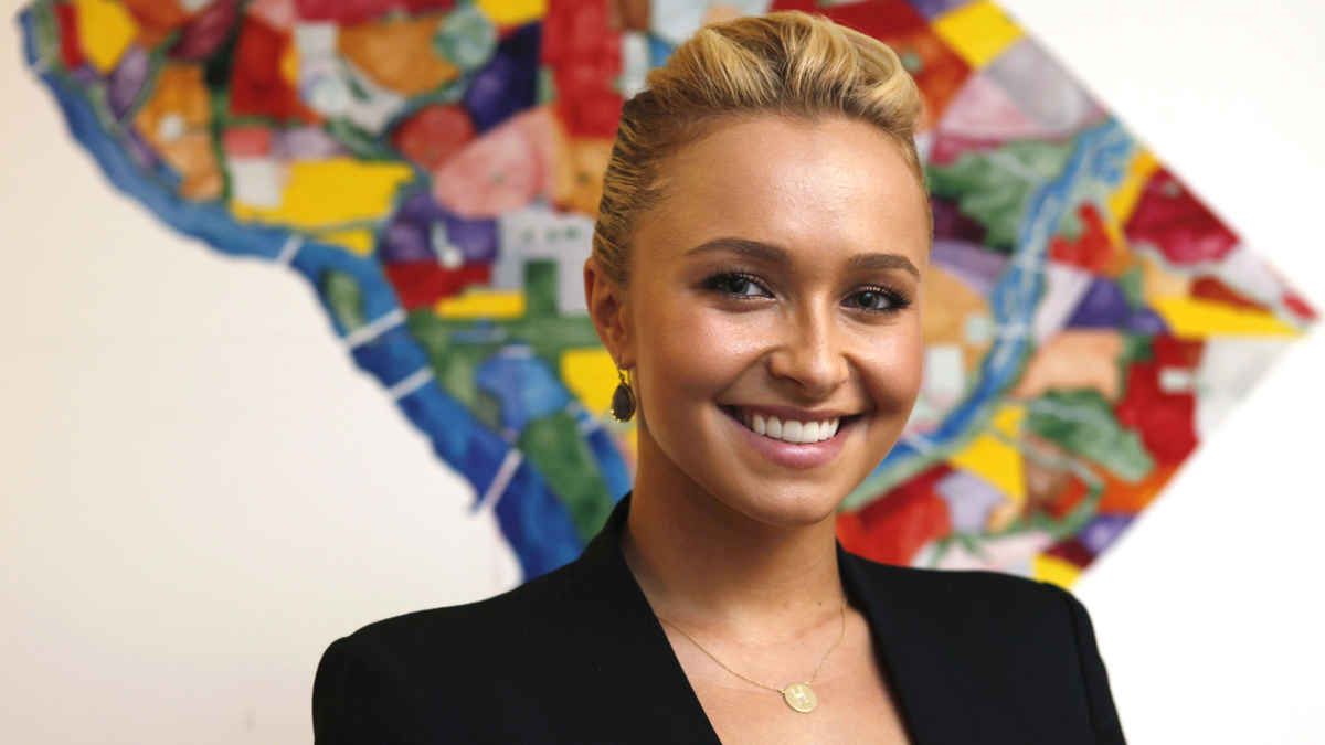 La actriz Hayden Panettiere muri&oacute; a los 36 a&ntilde;os tras ser encontrada en paro card&iacute;aco en Carolina del Sur. La autopsia no detect&oacute; traumatismos y la causa sigue pendiente. Foto: X
