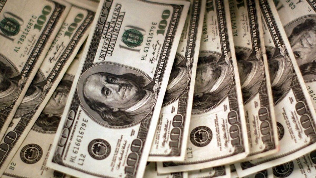 Primera suba del dólar libre en agosto