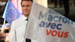 altText(Emmanuel Macron llama a Europa a mantener diálogo con Putin)}