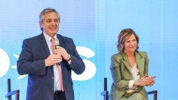 altText(Alberto Fernández estuvo en La Plata y convocó a ''terminar con este tiempo llenando las urnas de votos'')}