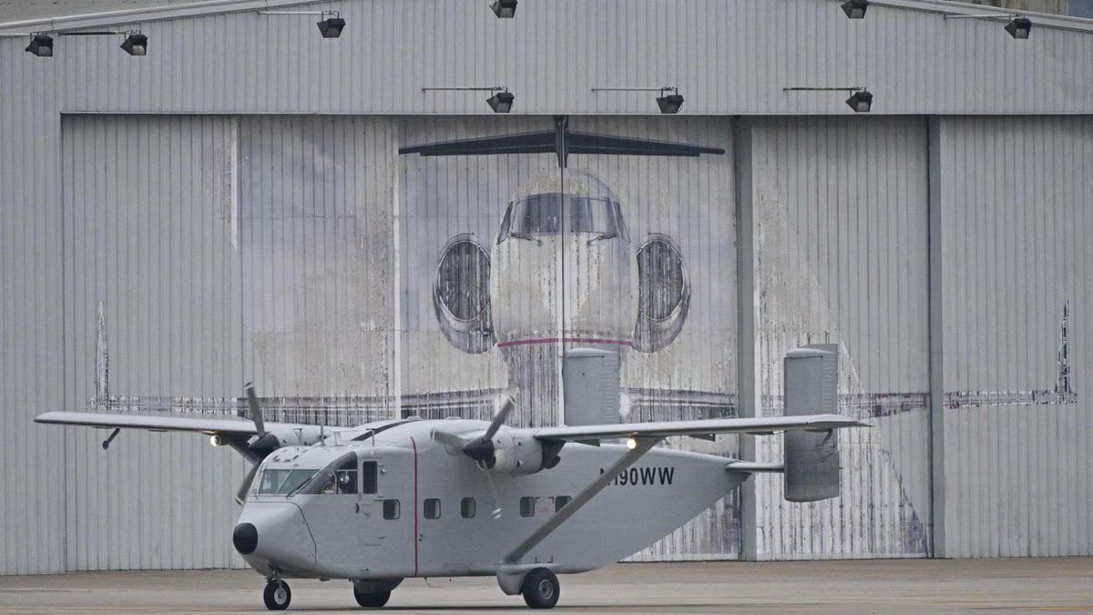 Un avión usado en un vuelo de la muerte no es una buena publicidad: La Nación le pifia al fondo con una imagen desacertada.