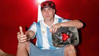 Alejo Igoa rompió todo YouTube: es el primer argentino en superar 100 millones de suscriptores y ganar el preciado Diamante Rojo. ¿Cómo llegó hasta ahí? Alejo Igoa rompió todo YouTube: es el primer argentino en superar 100 millones de suscriptores y ganar el preciado Diamante Rojo. ¿Cómo llegó hasta ahí?