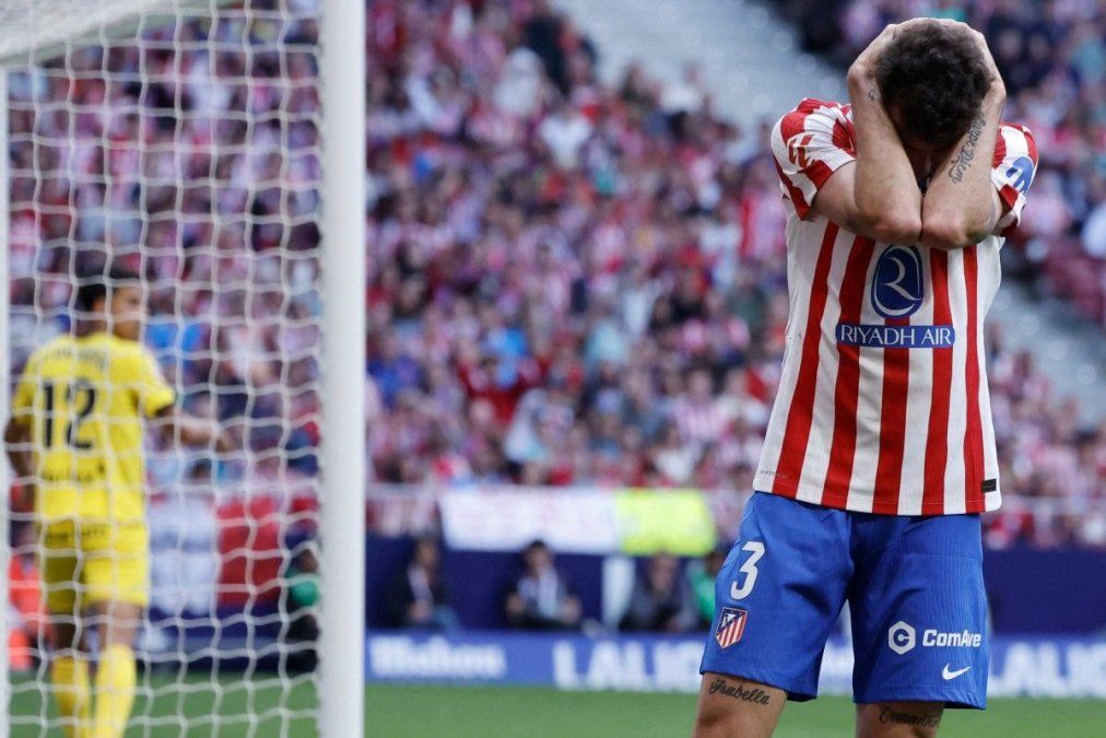 Matteo Ruggeri ocupa hoy el lateral izquierdo del Atlético de Madrid, una posición que el club busca reforzar con un futbolista de mayor peso internacional.