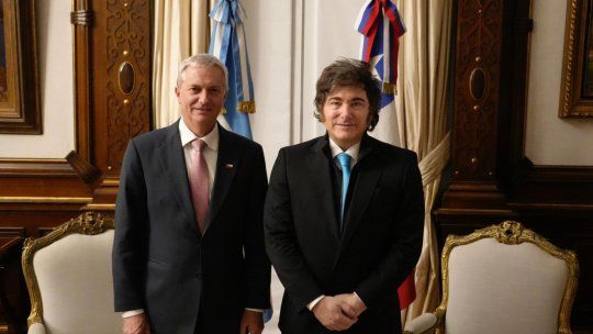 Javier Milei ya está en Chile para asistir a la ceremonia de asunción de José Antonio Kast. Javier Milei ya está en Chile para asistir a la ceremonia de asunción de José Antonio Kast.