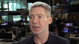 Tras varios golpazos: Adrián Suar se mostró con optimismo con la nueva apuesta de El Trece. Tras varios golpazos: Adrián Suar se mostró con optimismo con la nueva apuesta de El Trece.