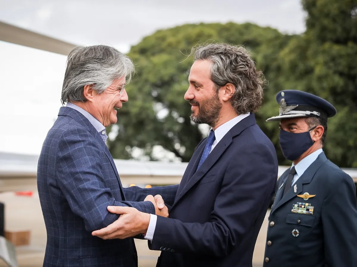 El canciller Santiago Cafiero, al recibir al presidente de Ecuador, Guillermo Lasso, quien se reunirá con Alberto Fernández este lunes (18/2).