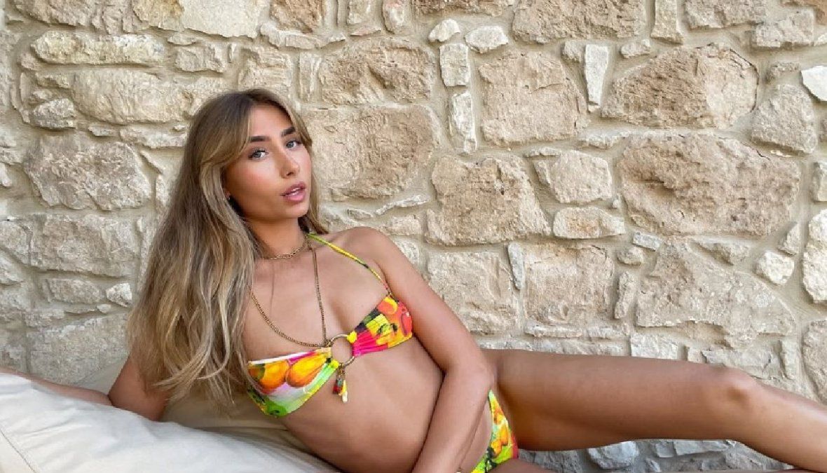 La actriz porno Lily Phillips anunció su rebautismo y desató debate en las redes sociales.