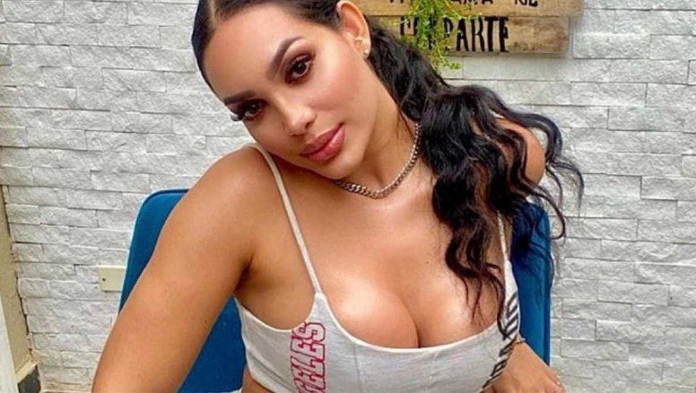 A bailarina hot le prohibieron su show más sangriento